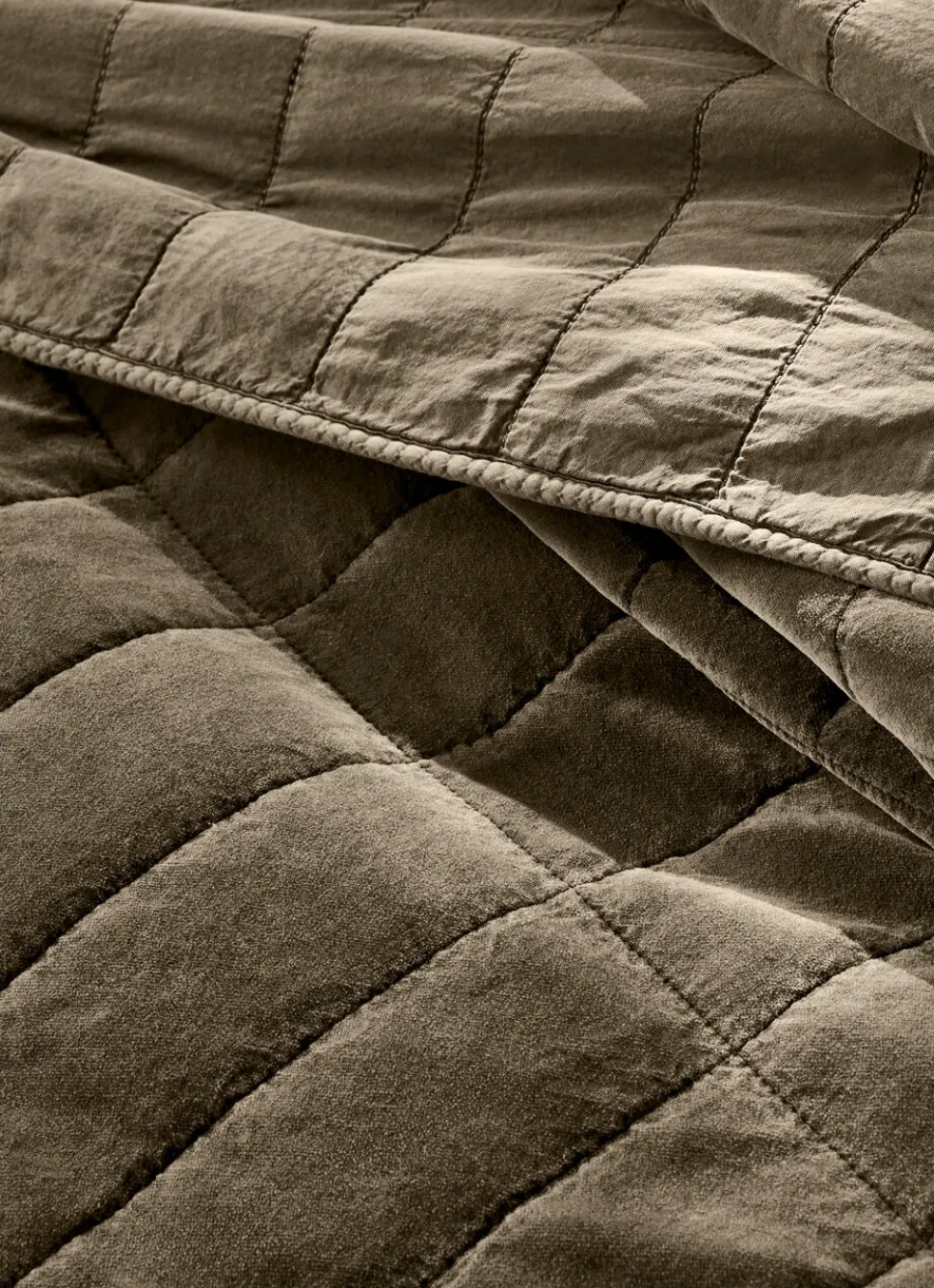 Bouchara BOUT DE LIT EN VELOURS DE COTON MATELASSÉ BRUN