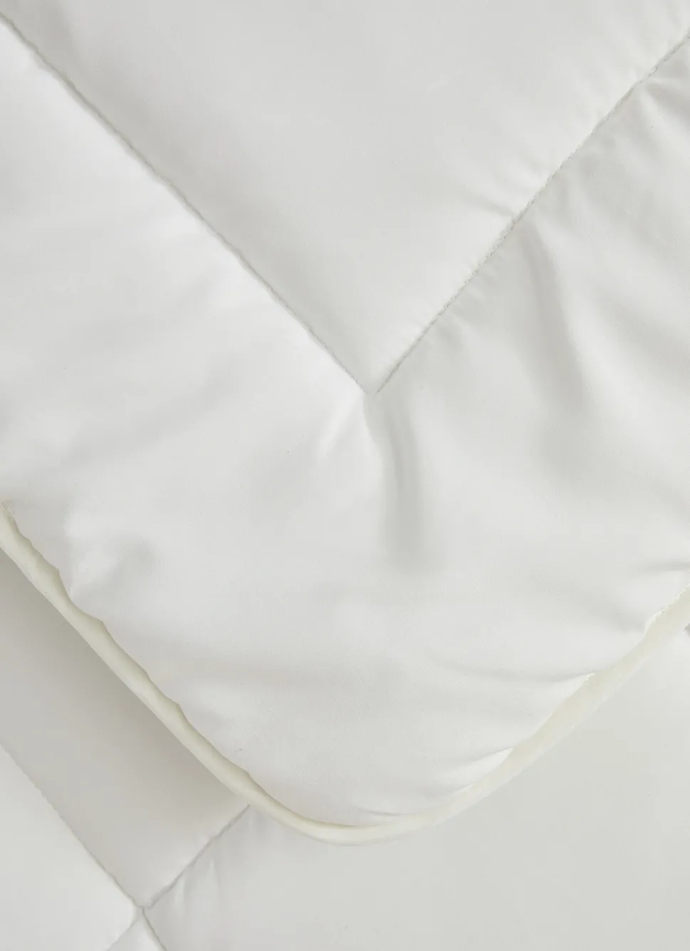 Best Bouchara COUETTE TEMPERÉE EN POLYESTER BLANC