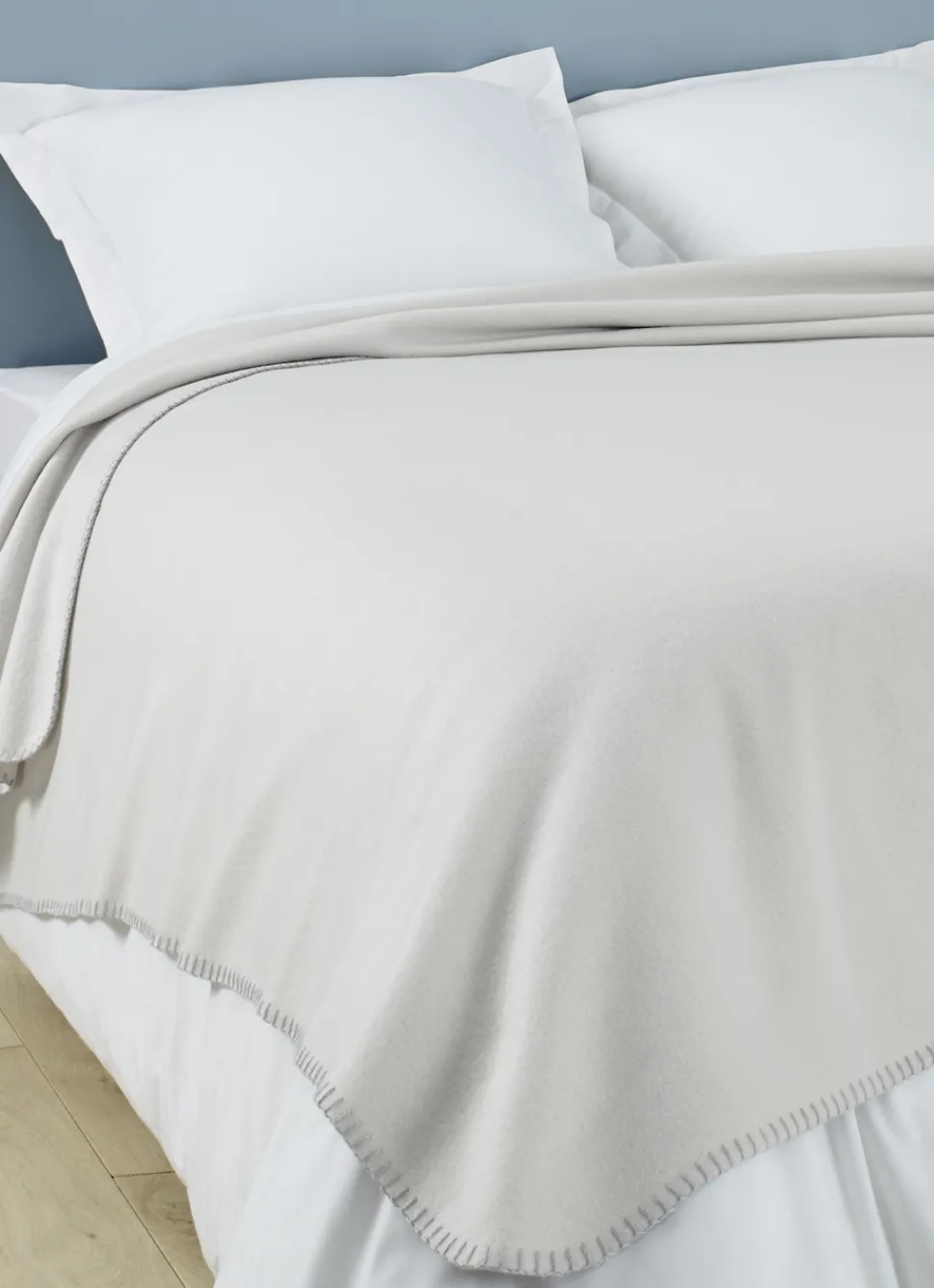 Online Bouchara COUVERTURE POLAIRE LÉGÈRE GRIS