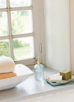 Discount Bouchara DISTRIBUTEUR DE SAVON EN VERRE GRAVURES DE FLEURS BLEU CLAIR