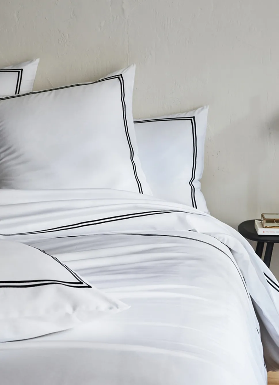 Hot Bouchara DRAP PLAT EN SATIN BLANC/NOIR