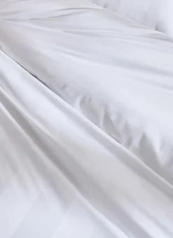 Clearance Bouchara HOUSSE DE COUETTE RAYÉE EN SATIN DE COTON BLANC