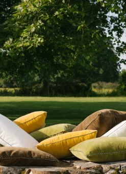 Clearance Bouchara MOYEN COUSSIN EN VELOURS AVEC PASSEPOIL RAYÉ BLANC CASSE