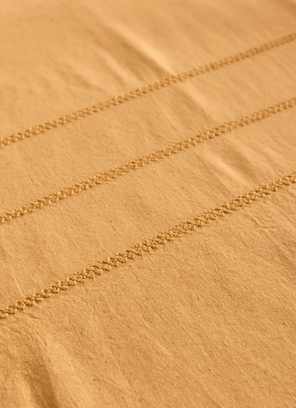 New Bouchara NAPPE BRODÉE AU CENTRE AVEC POINT TON SUR TON OSIER