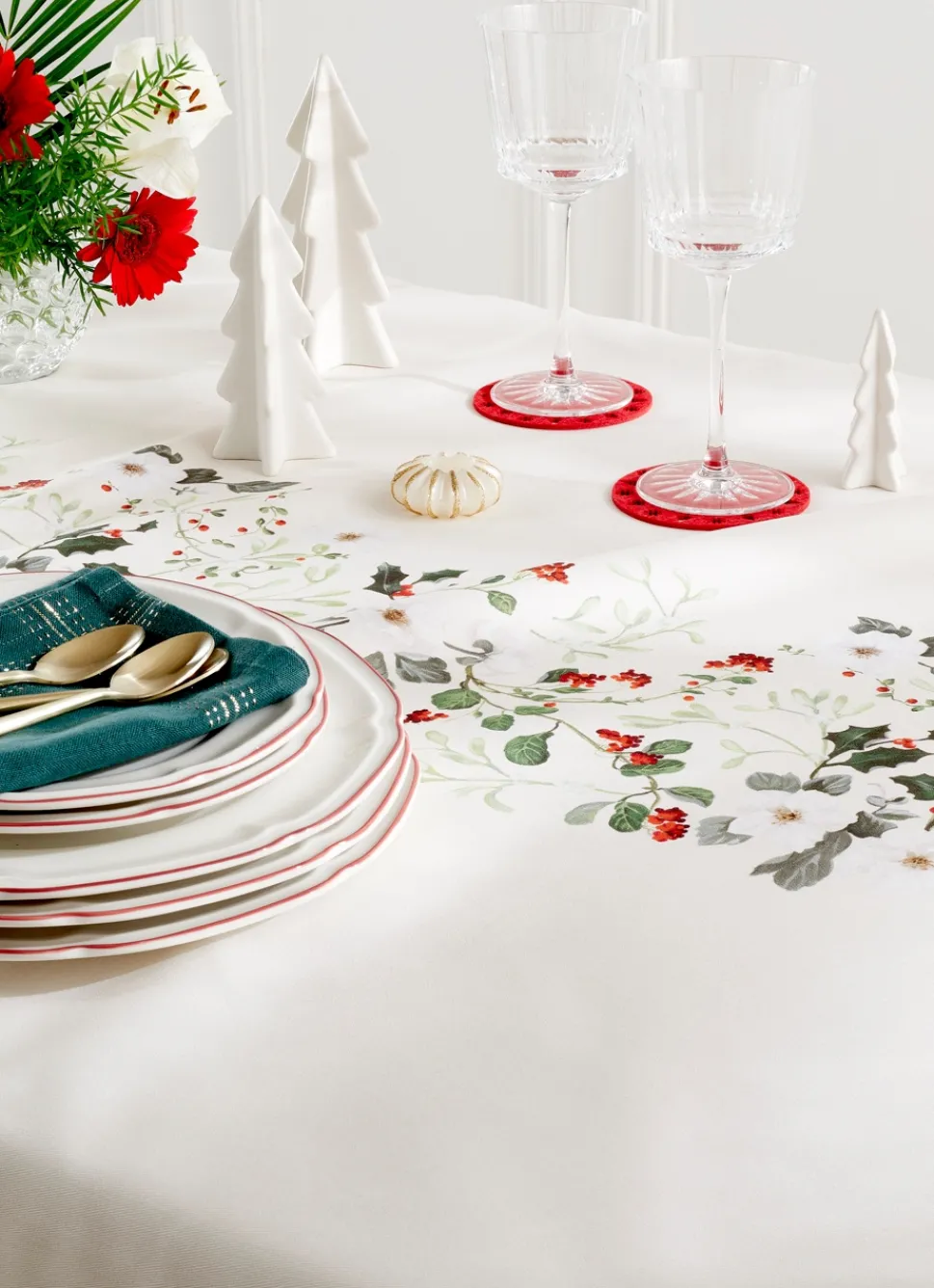 Outlet Bouchara NAPPE EN COTON IMPRIMÉ FEUILLES ET BAIES MULTICOLORE