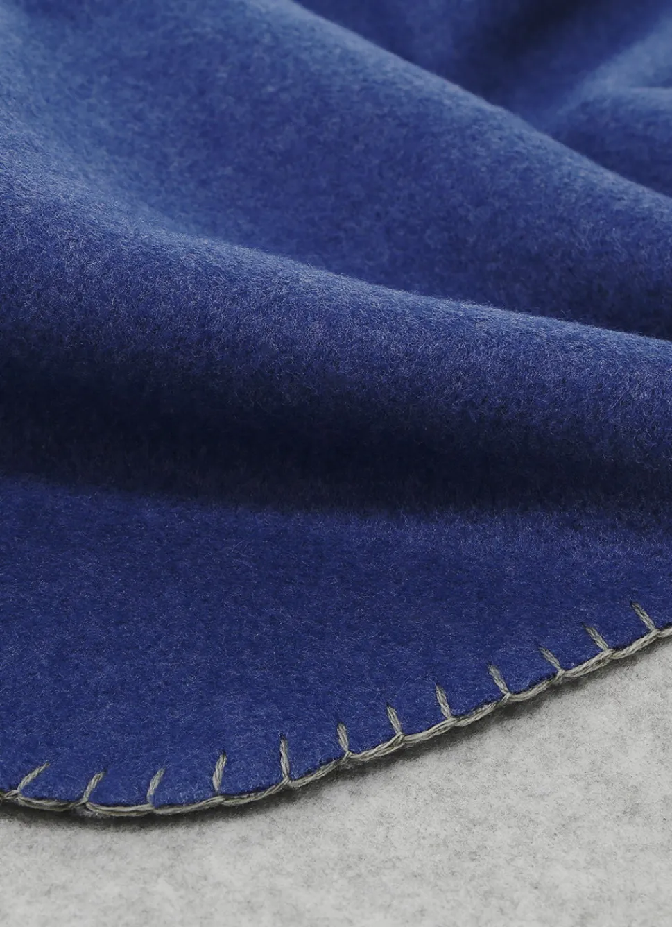 Clearance Bouchara PLAID POLAIRE BICOLORE BLEU