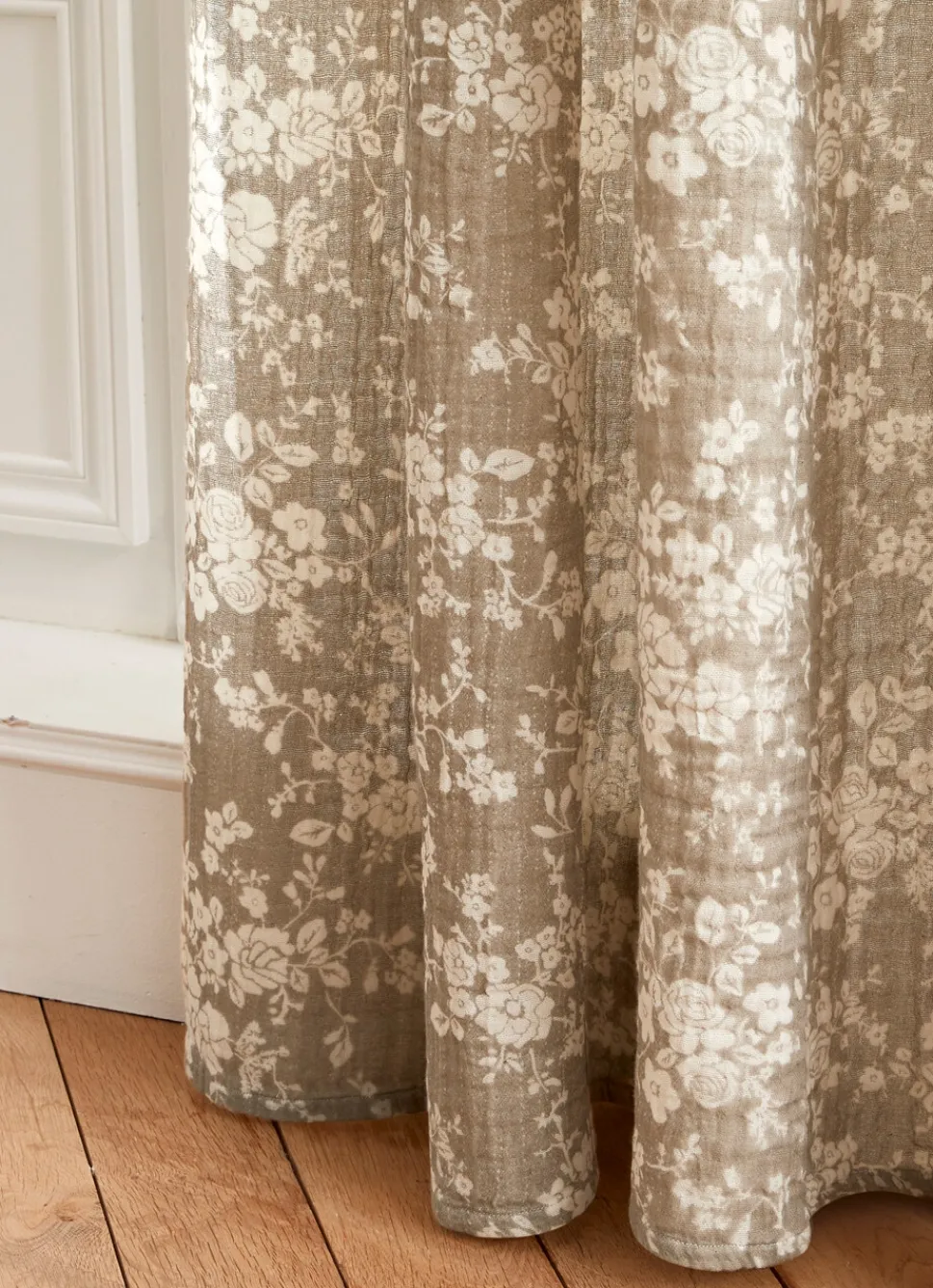 Bouchara RIDEAU EN TRIPLE GAZE DE COTON À MOTIFS FLORAUX VERT DE GRIS