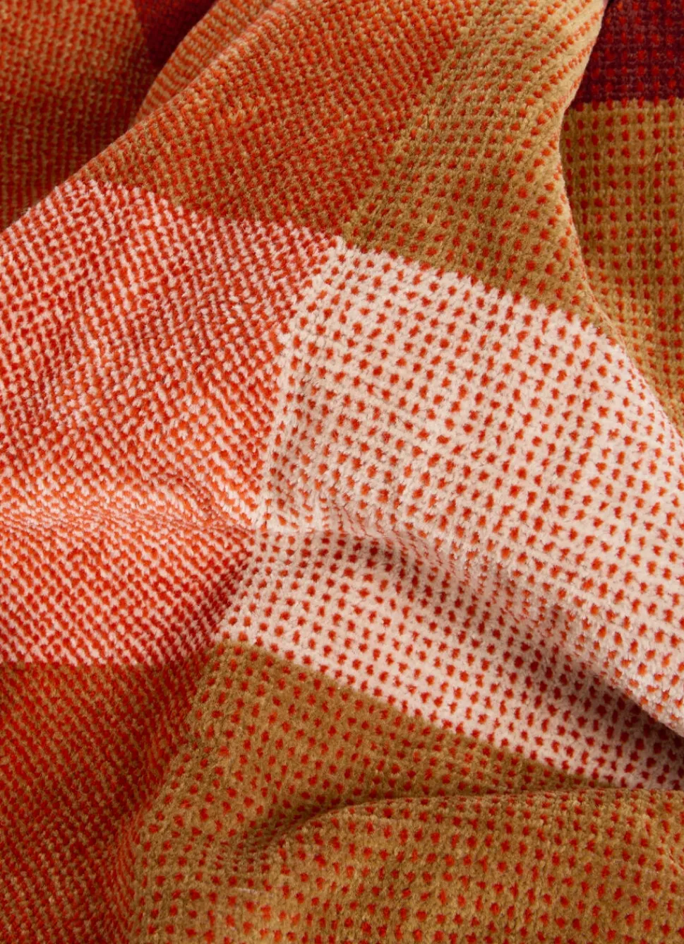 Bouchara SERVIETTE DE BAIN EN VELOURS À CARREAUX ROUGE FONCÉ