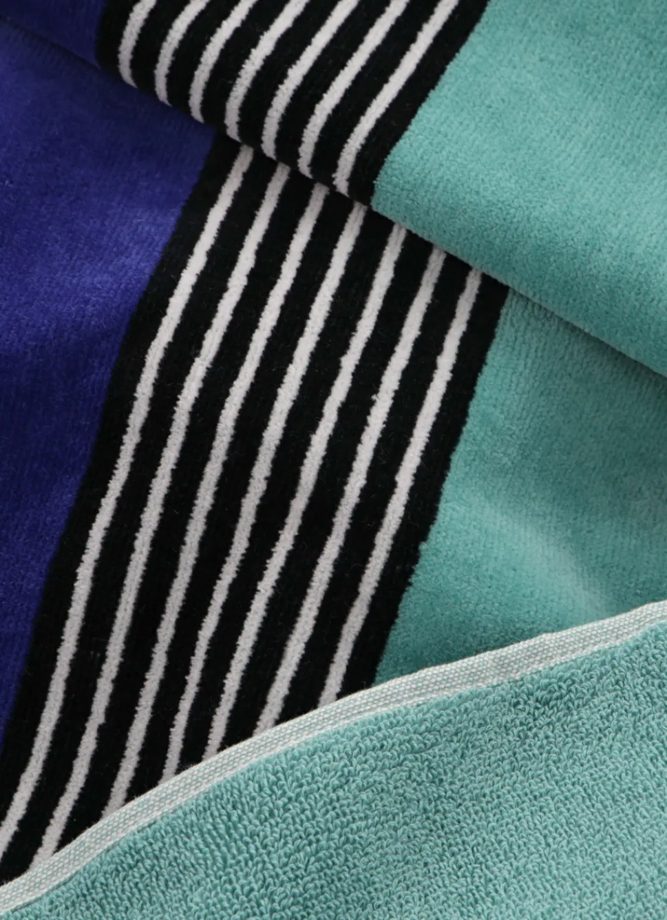 Sale Bouchara SERVIETTE DE TOILETTE BICOLORE EN VELOURS vert