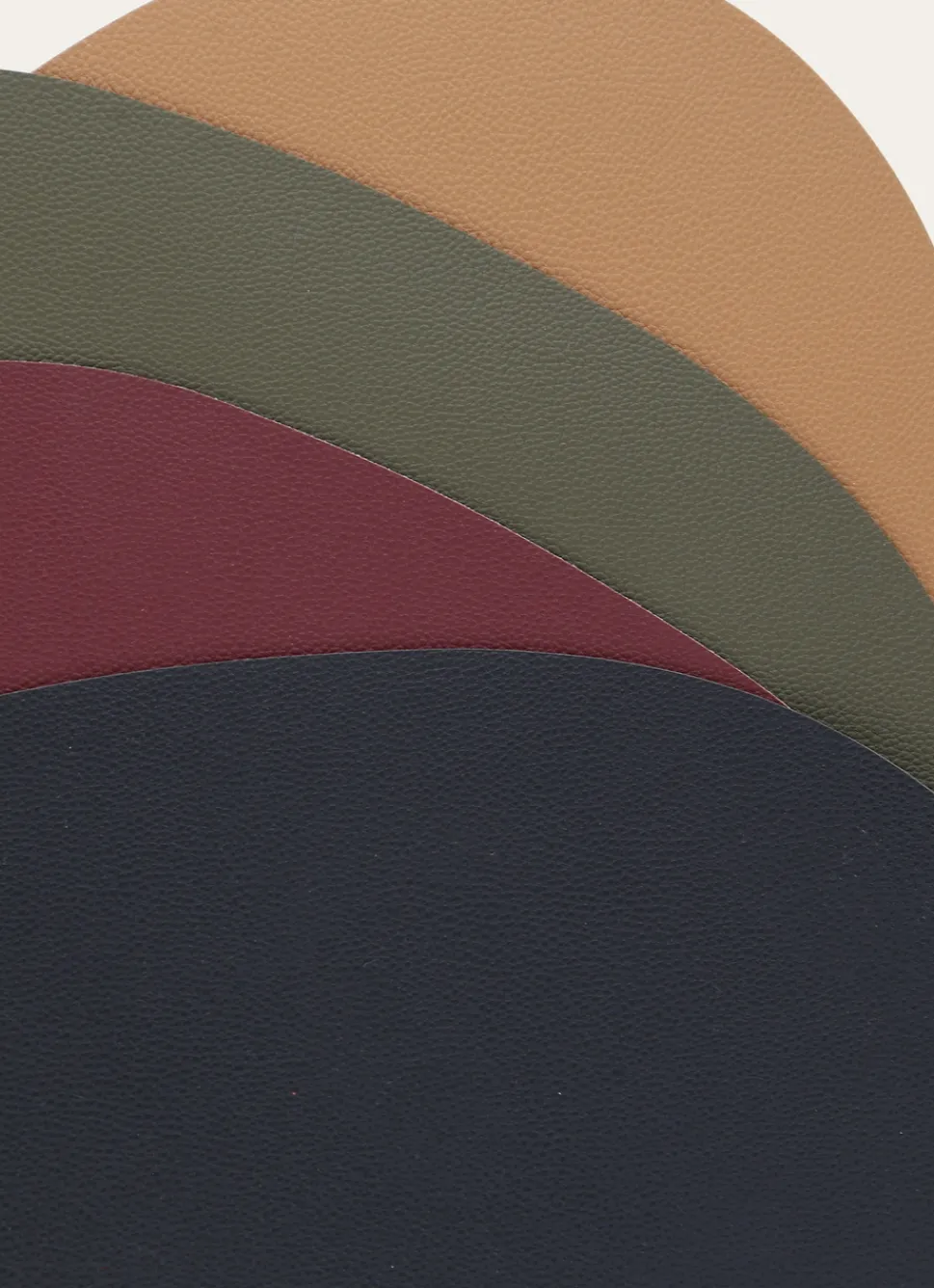 Hot Bouchara SET DE TABLE EFFET CUIR EN FORME DE GALET Noir