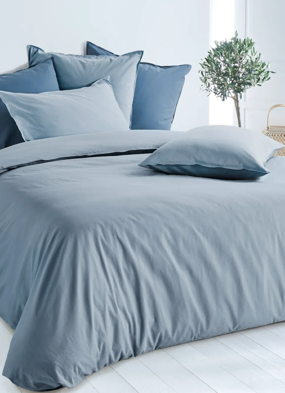 Bouchara TAIE D'OREILLER UNIE EN COTON LAVÉ BIO BLEU