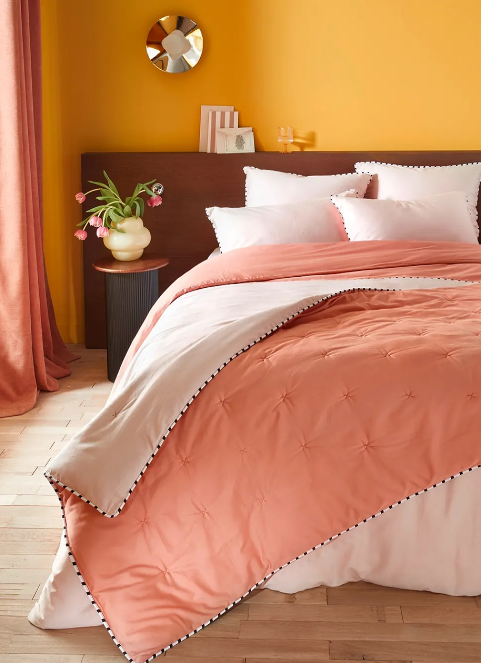 Hot Bouchara VASE EN VERRE COLORÉ SOUFFLÉ À LA BOUCHE JAUNE PASTEL